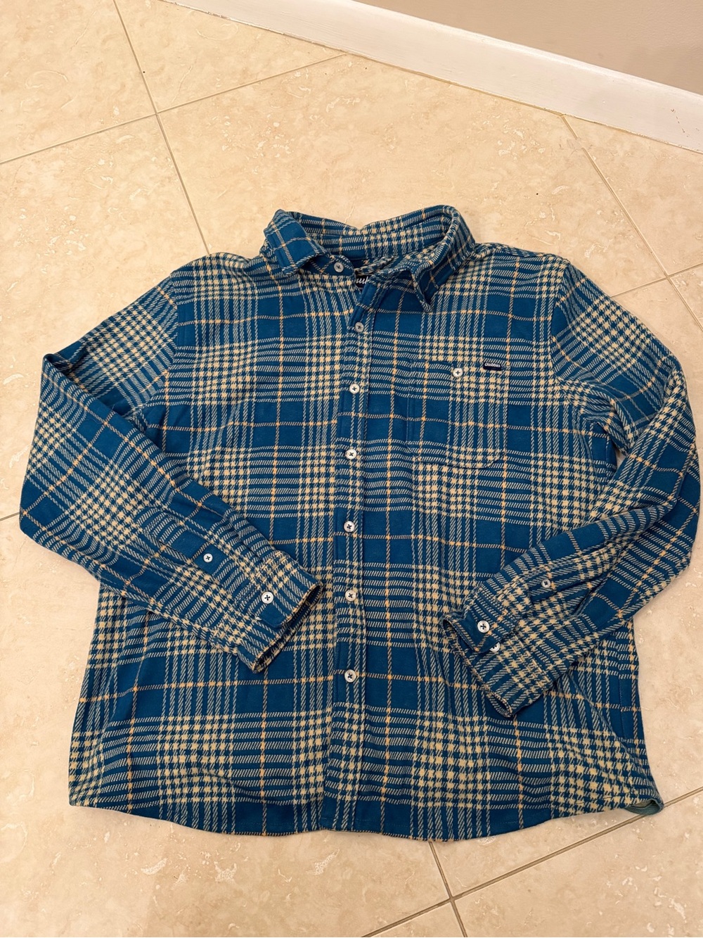 chubbies Blue and White Plaid Flannel Button-Down Shirt